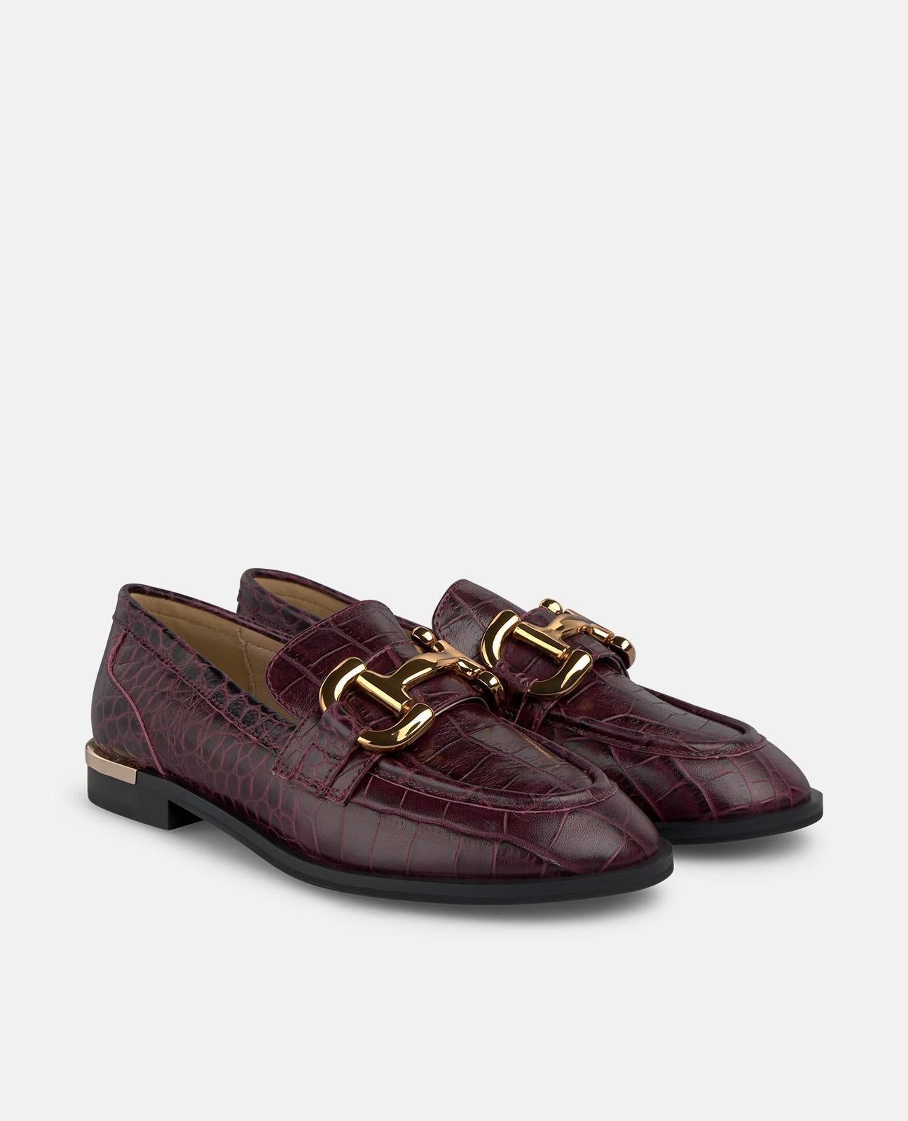 MOCASÍN ESTRIBO METALIZADO WINE