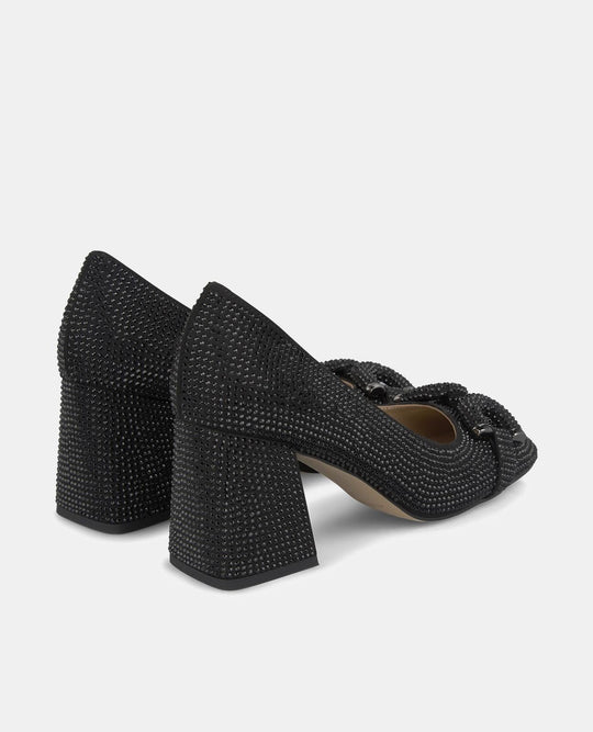 ZAPATO CUBIERTO CON BRILLOS