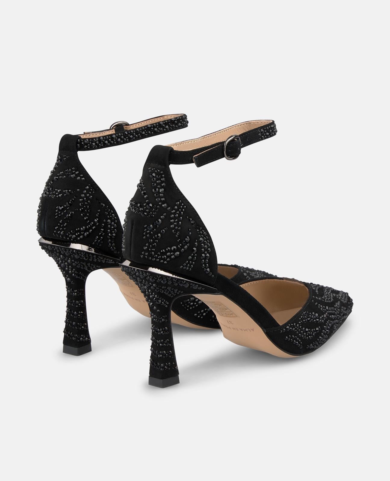 ZAPATO CON DETALLES TACÓN BLACK