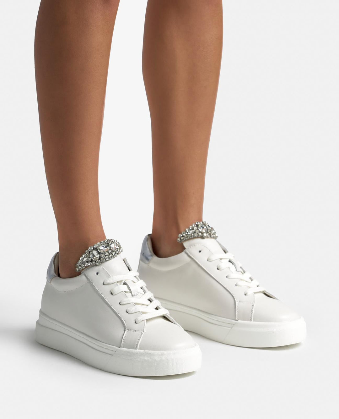 DEPORTIVAS CON DETALLES