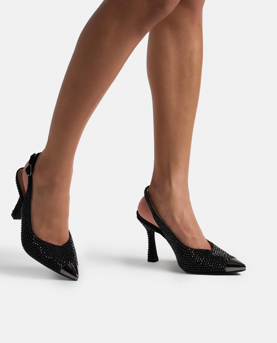 ZAPATO TACÓN PUNTERA METALIZADA