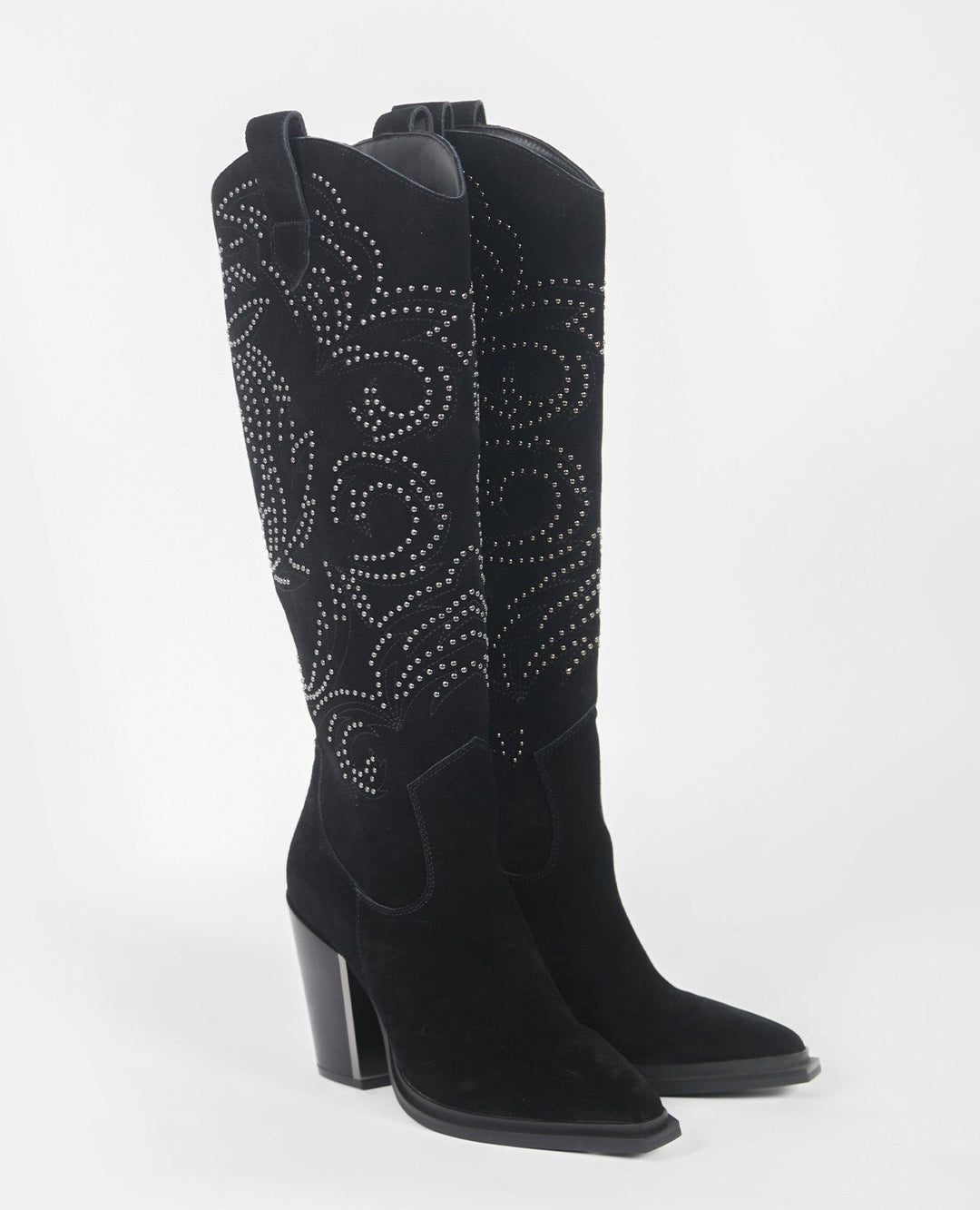 BOTA COWBOY CON TACHAS