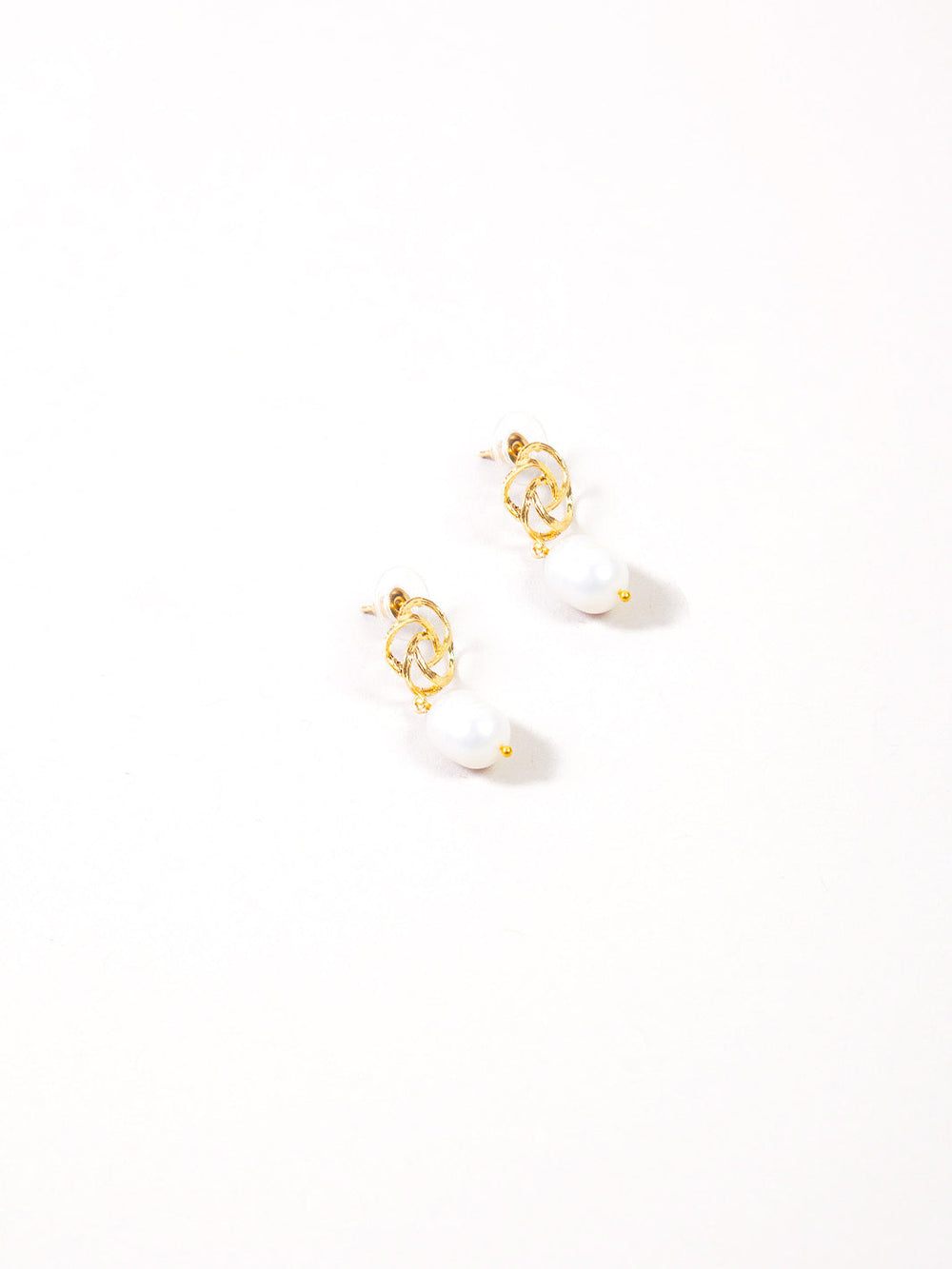 GIA - ARETE COLGANTE CON PERLA