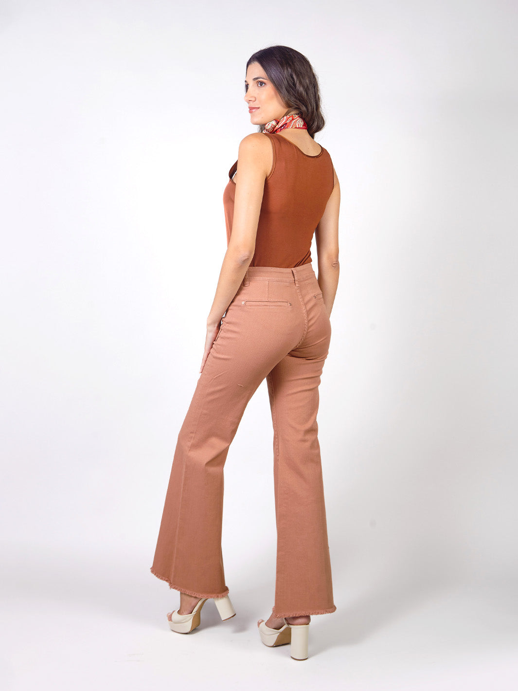 VANESSA - PANTALÓN ACAMPANADO