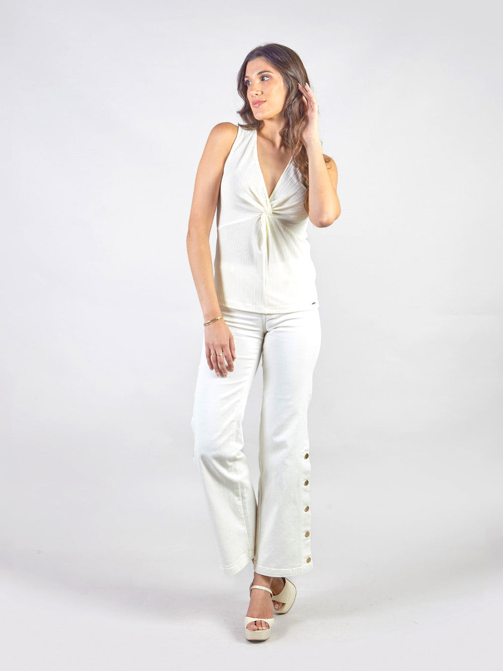LUCIANNA - POLO SIN MANGAS CON ESCOTE EN V