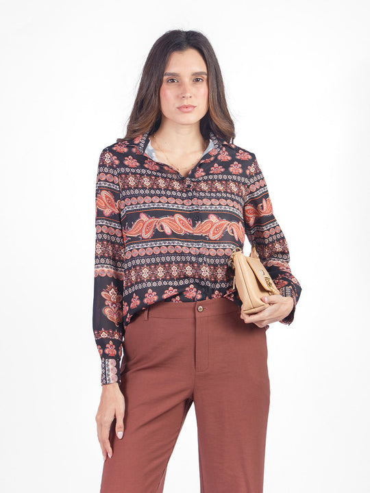 Blusa manga larga con cuello estampado paisley
