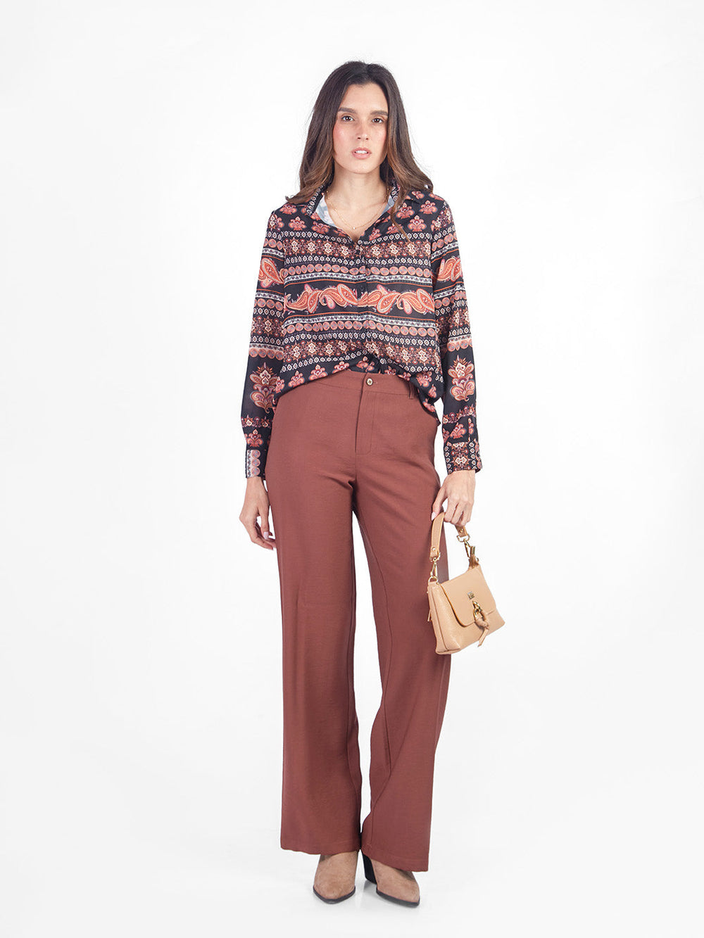 Blusa manga larga con cuello estampado paisley