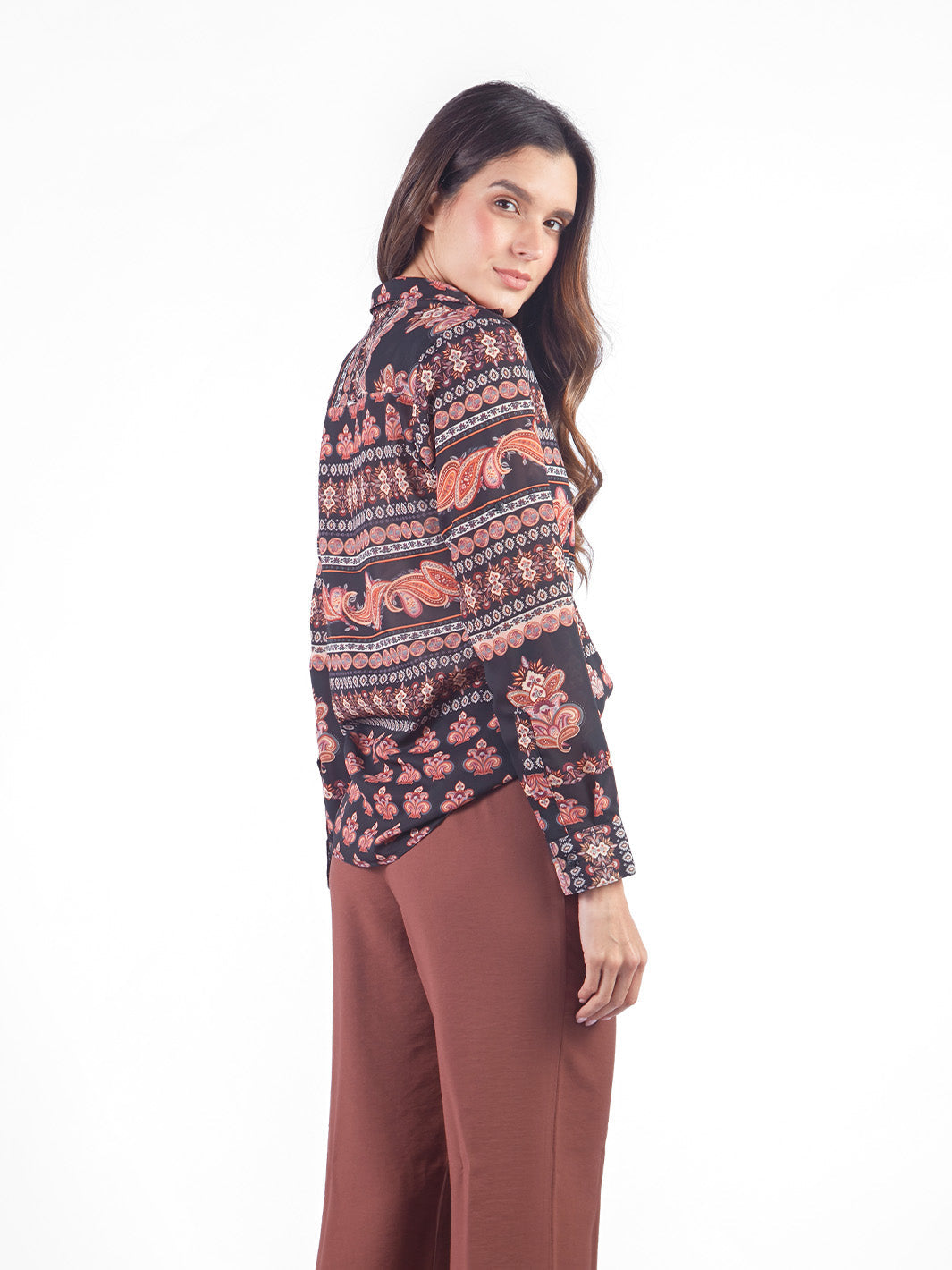 Blusa manga larga con cuello estampado paisley
