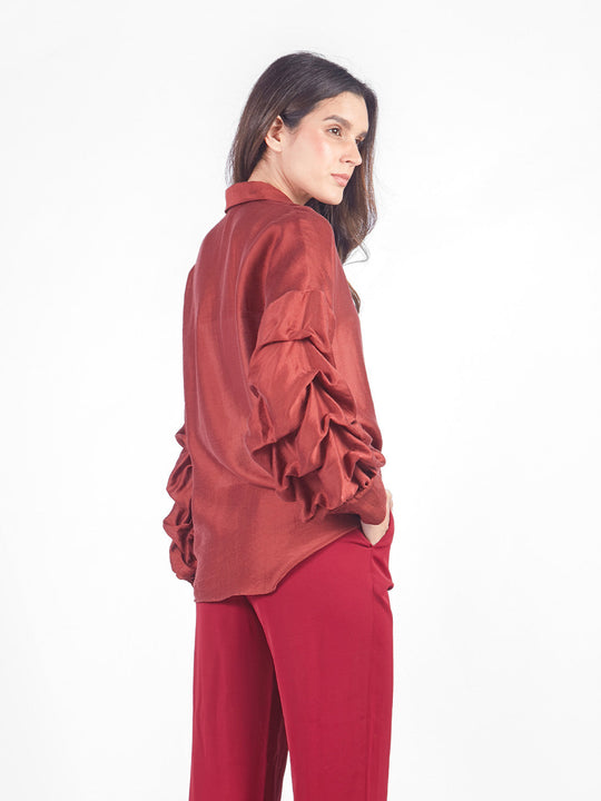 Blusa manga larga pliegues con cuello