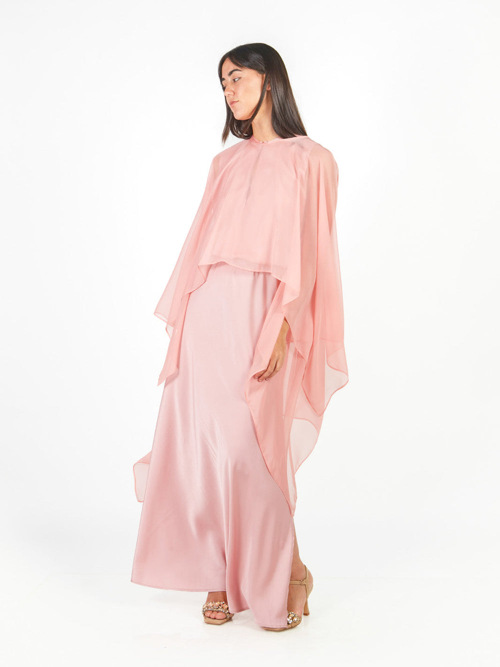 Capa de gasa asimétrica con espalda abierta