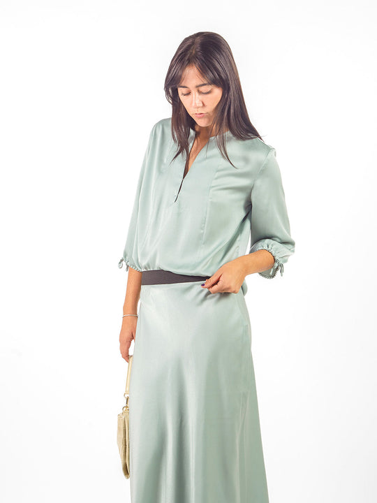 Blusa suelta satín