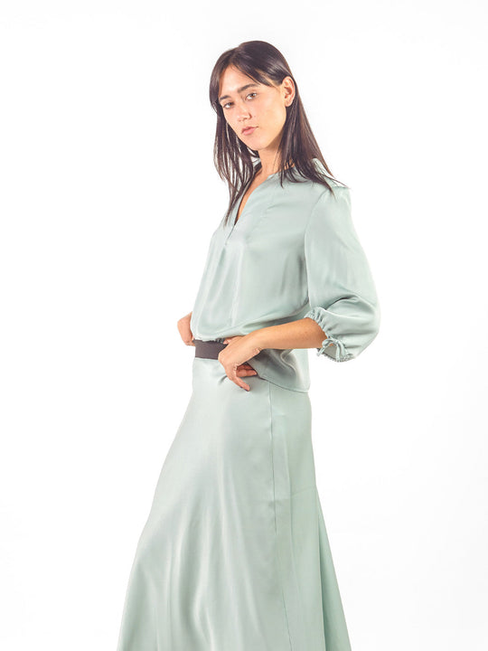 Blusa suelta satín