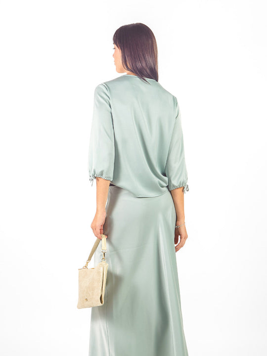 Blusa suelta satín
