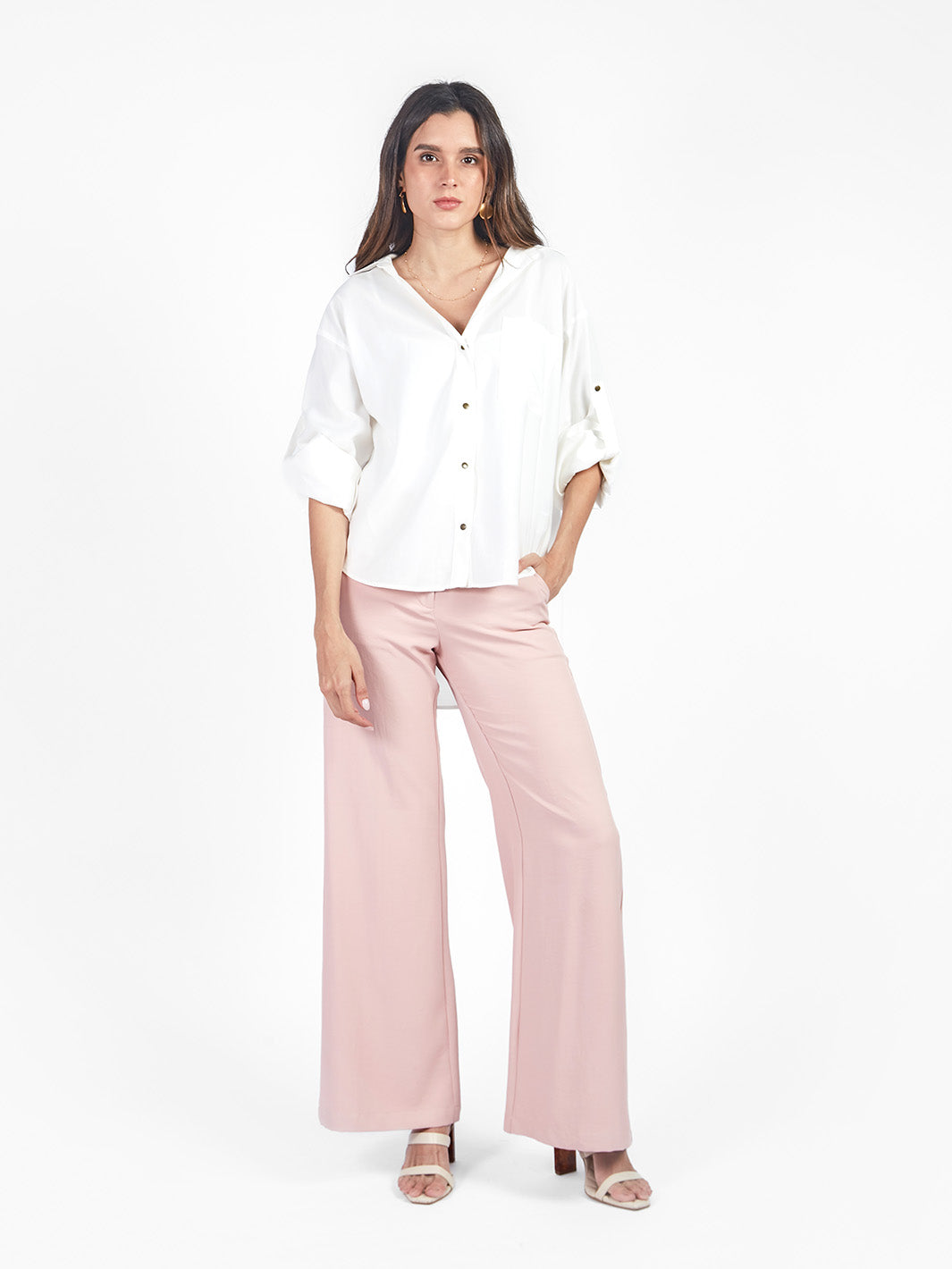 Blusa oversized con broches
