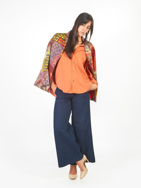 Blusa oversized con broches