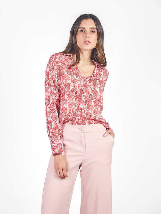 Blusa manga larga con cuello camisero estampado paisley