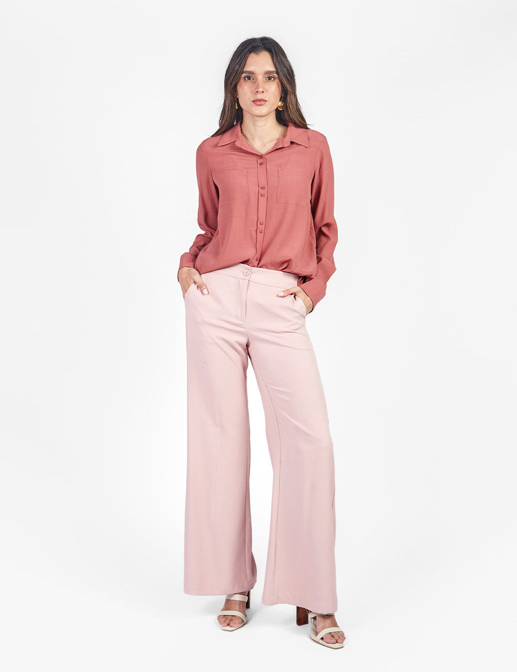 Blusa manga larga con cuello camisero y bolsillos Coral