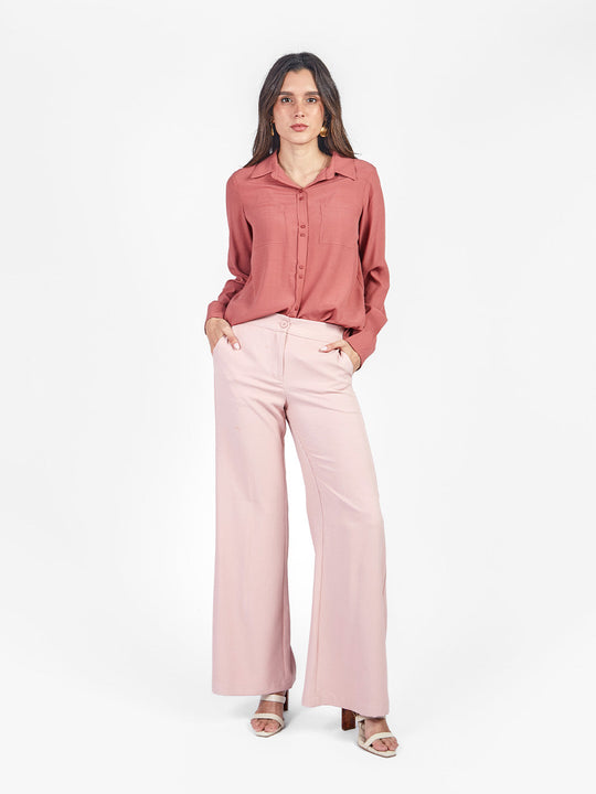 Blusa manga larga con cuello camisero y bolsillos