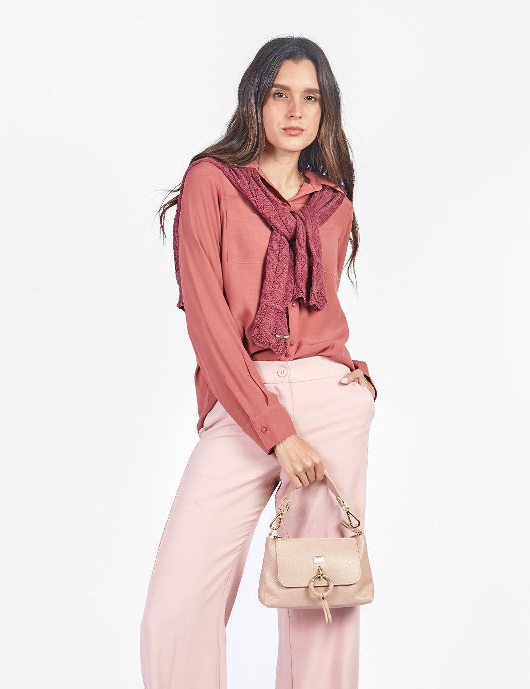 Blusa manga larga con cuello camisero y bolsillos Coral