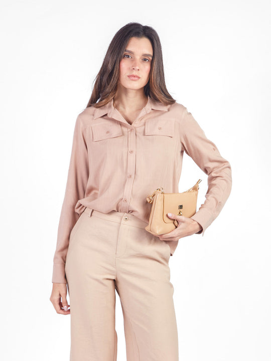 Blusa manga larga con cuello y bolsillos