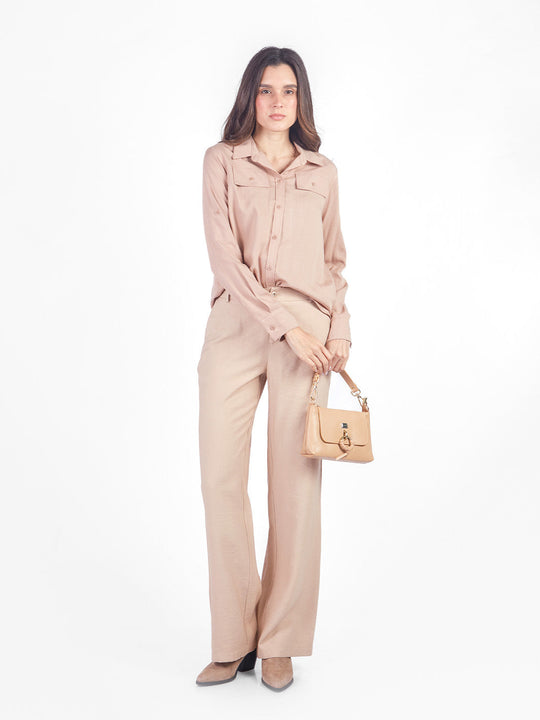 Blusa manga larga con cuello y bolsillos