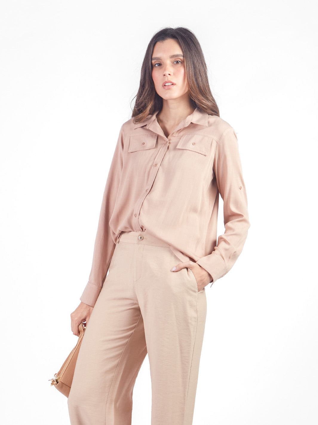 Blusa manga larga con cuello y bolsillos