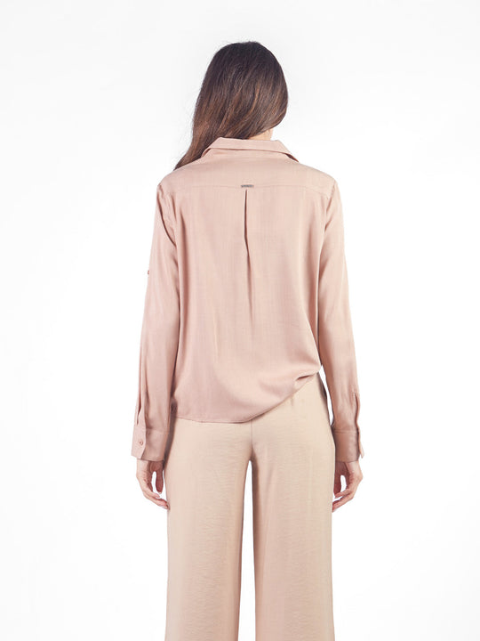 Blusa manga larga con cuello y bolsillos