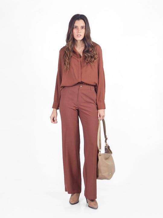 Blusa Manga Larga Con Cuello Y Pechera Escondida