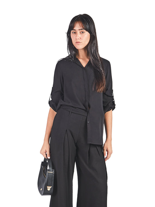 Blusa Manga Larga Con Cuello Y Pechera Escondida