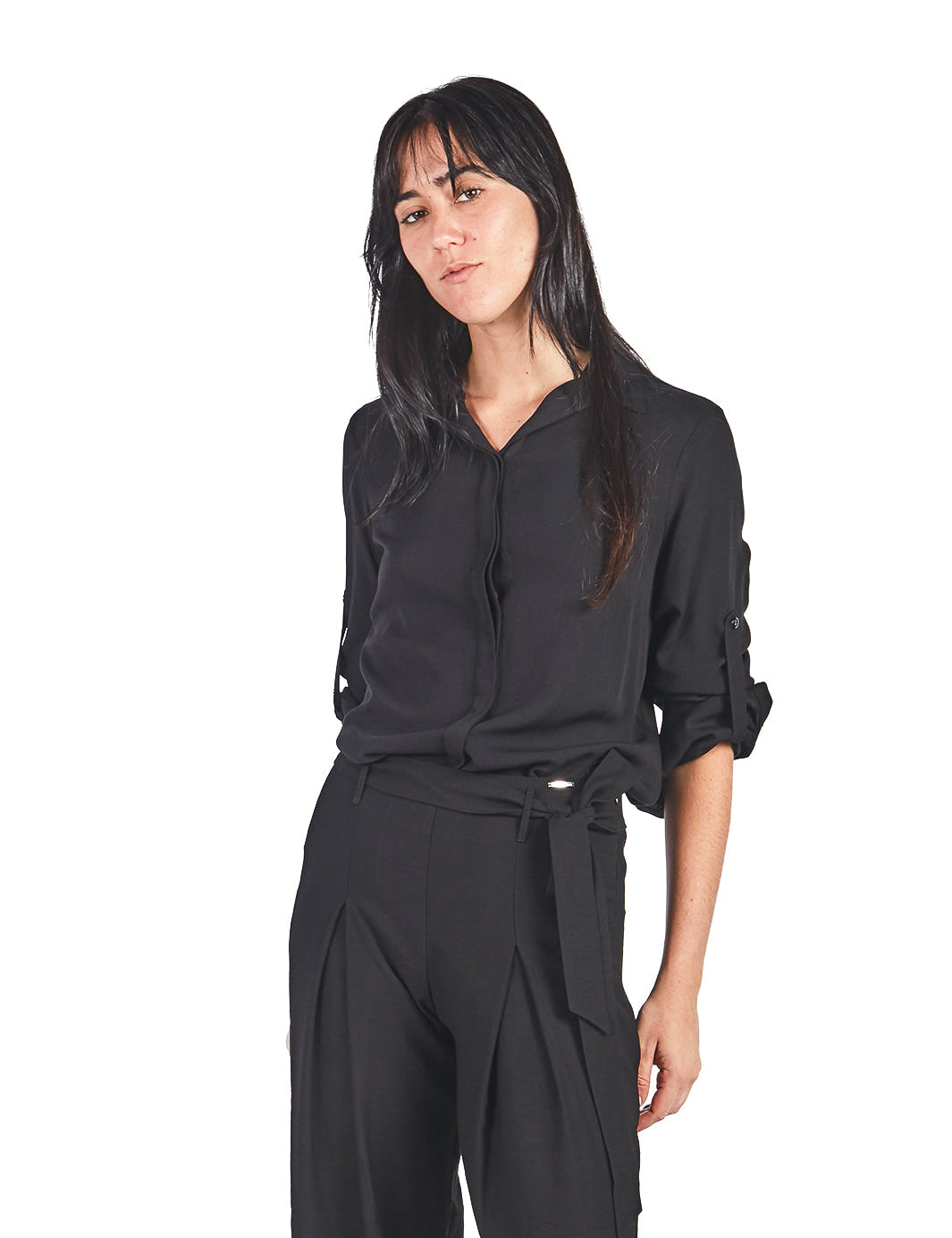 Blusa manga larga con cuello y pechera escondida Negro