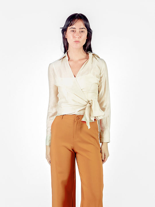 Blusa manga larga envolvente