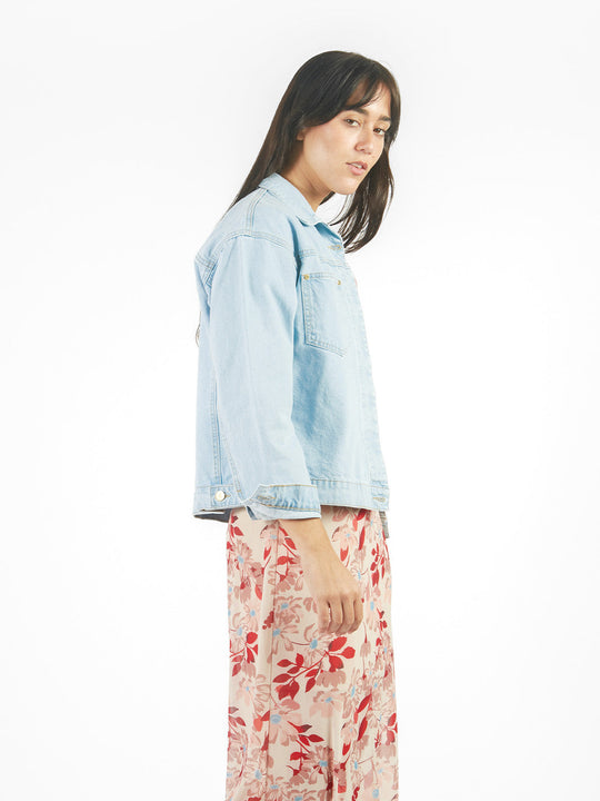 Casaca de denim con cuello camisero