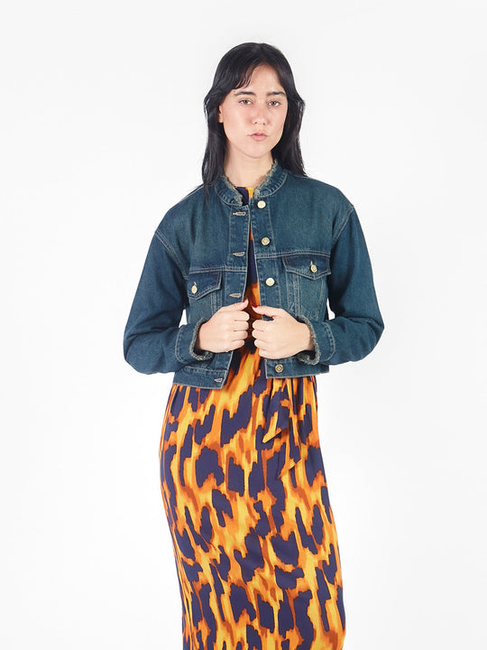 Casaca denim manga larga con cuello desilachado