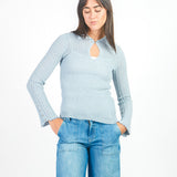 Chompa acanalada con cuello Celeste