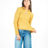 Chompa acanalada con cuello Mostaza