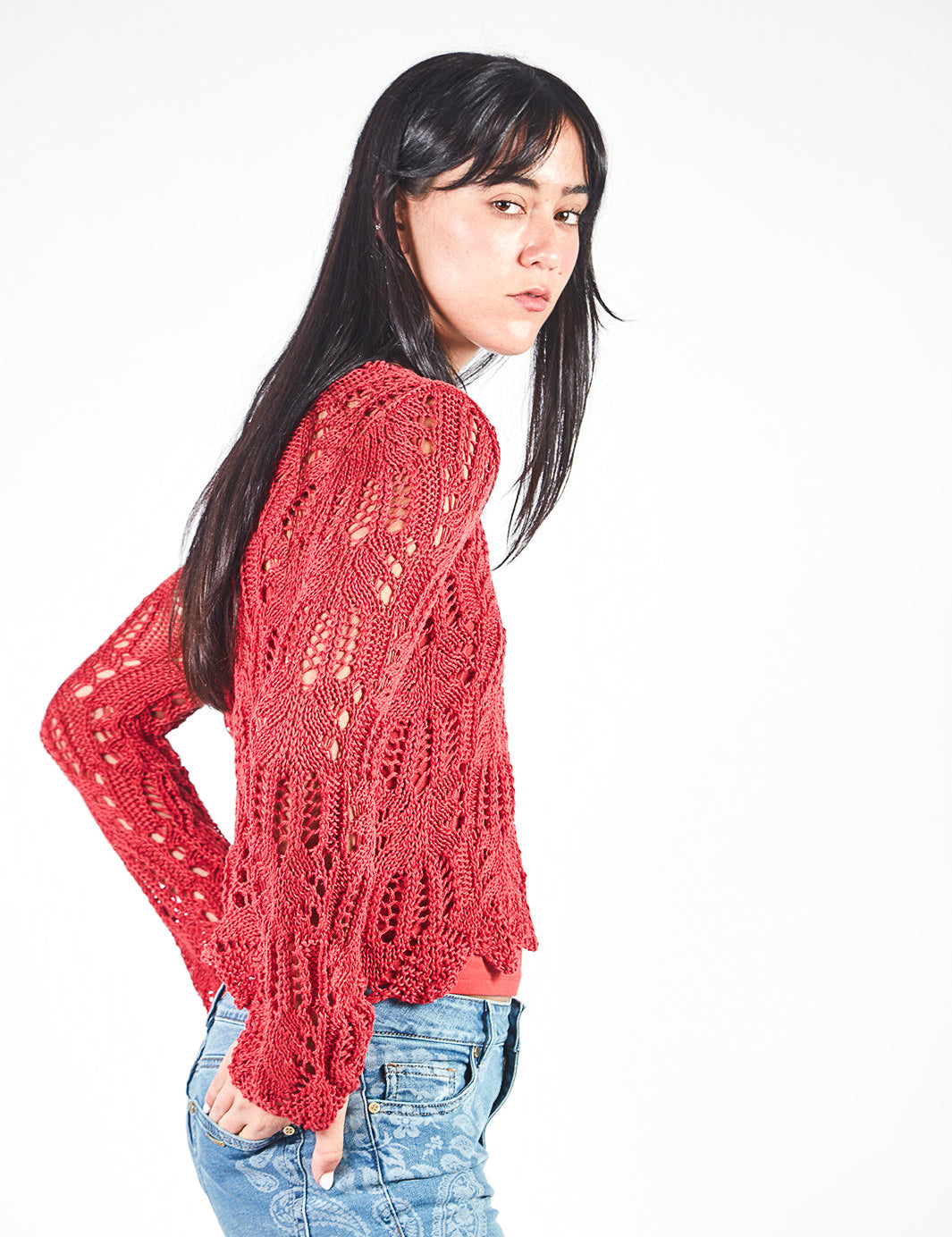 Chompa manga larga calada de escote ojal Rojo