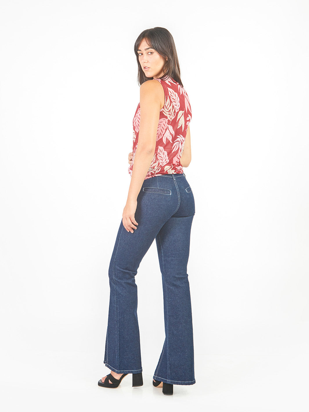 Pantalón recto denim pespuntado