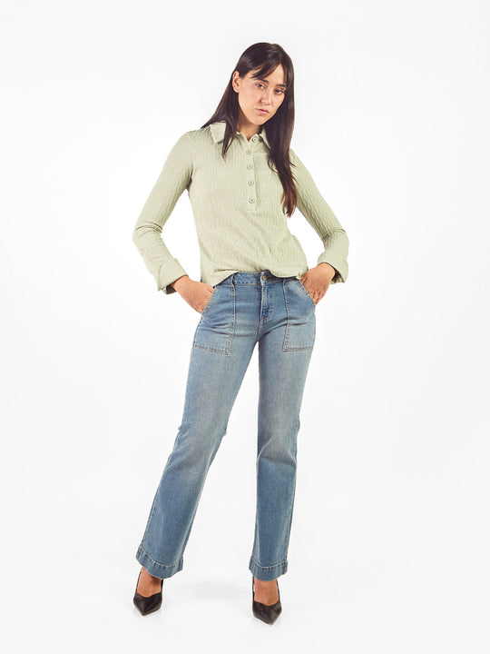 Pantalón denim recto bolsillos pespuntados