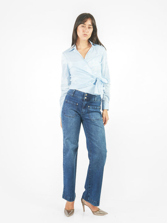 Pantalón de denim recto con bolsillos parche