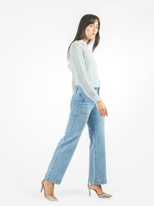 Pantalón de denim recto con bolsillos parche