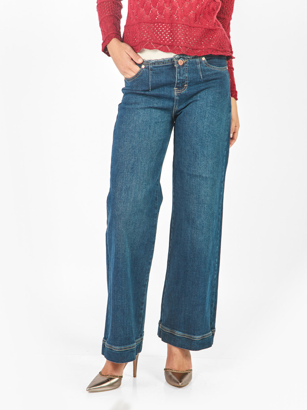 Pantalón denim recto con cintura desflecada