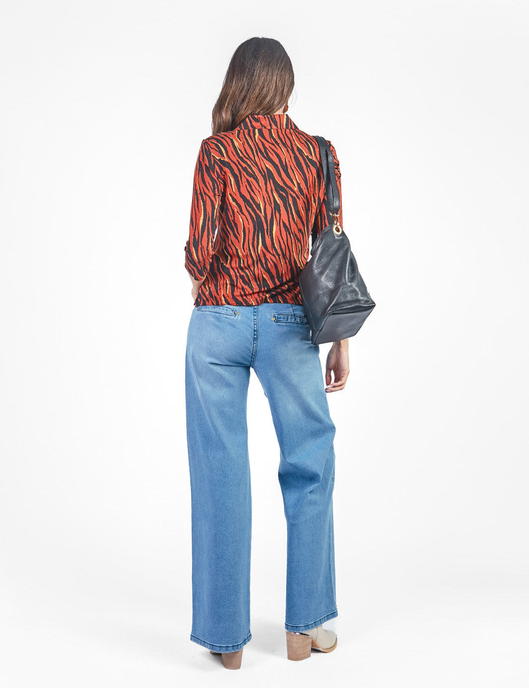 Pantalón denim recto pinzas Celeste