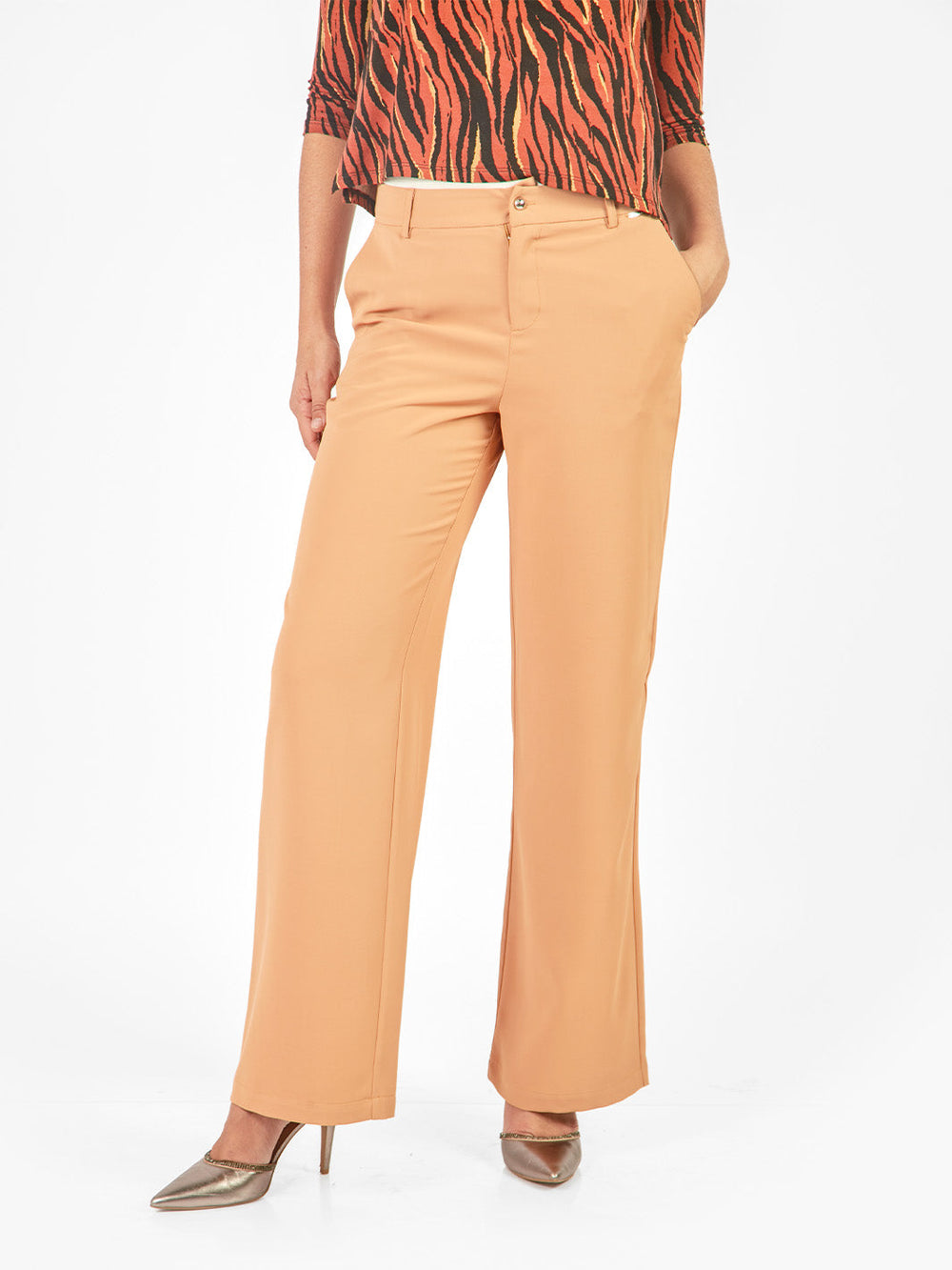 Pantalón sastre recto con bolsillos Camel