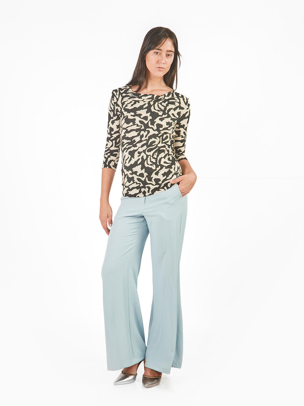 Polo manga 3/4 con escote caída de agua