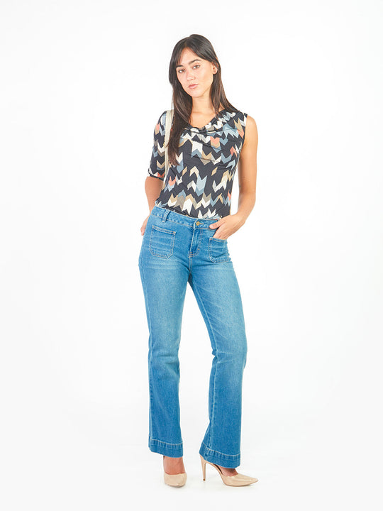 Polo manga asimétrica