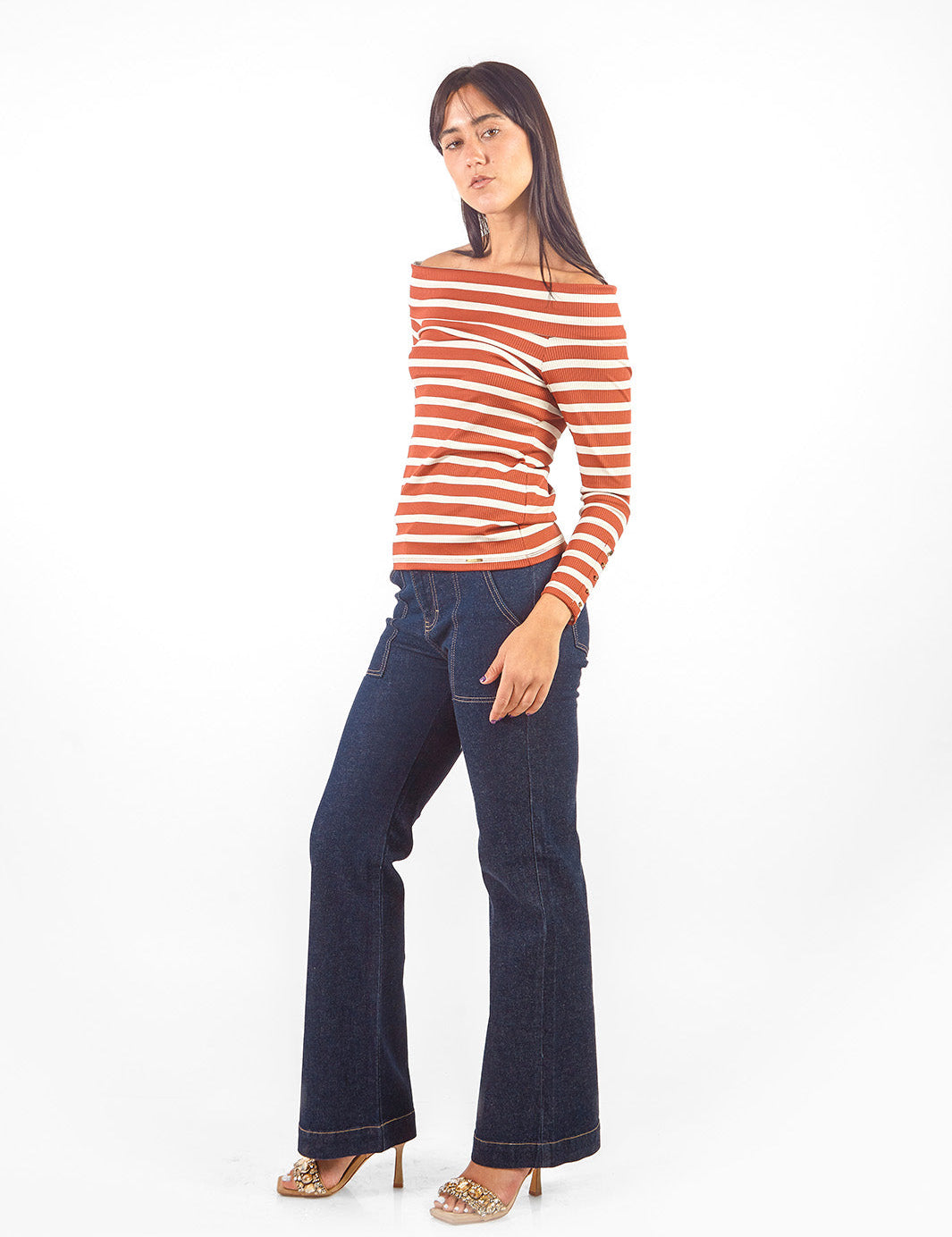 Polo off-shoulder líneas horizontales Teja