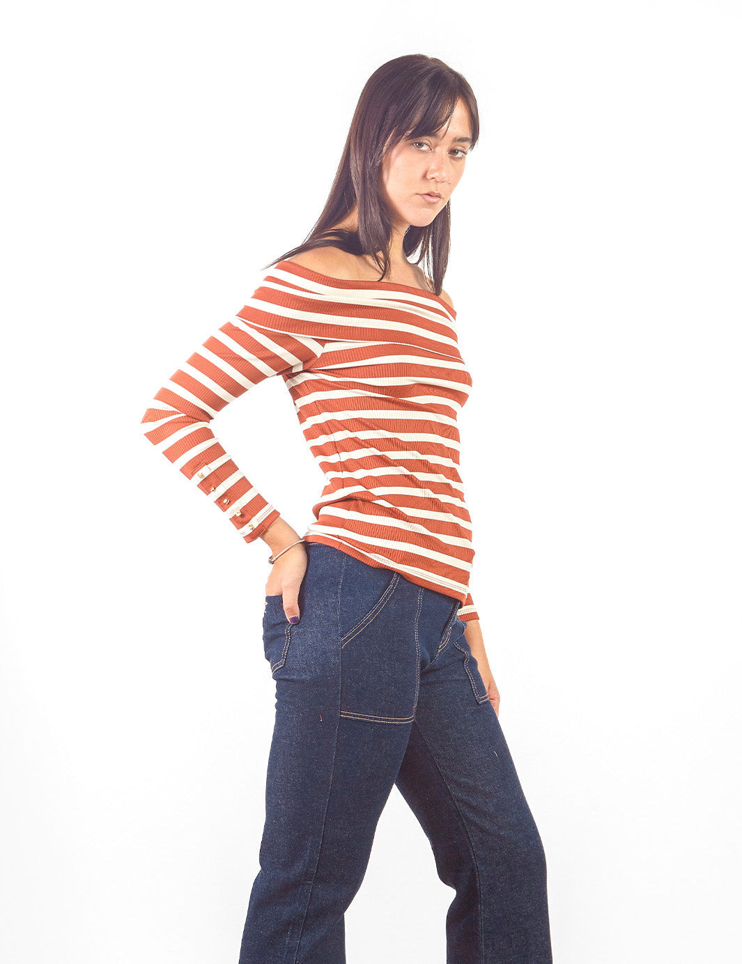 Polo off-shoulder líneas horizontales Teja