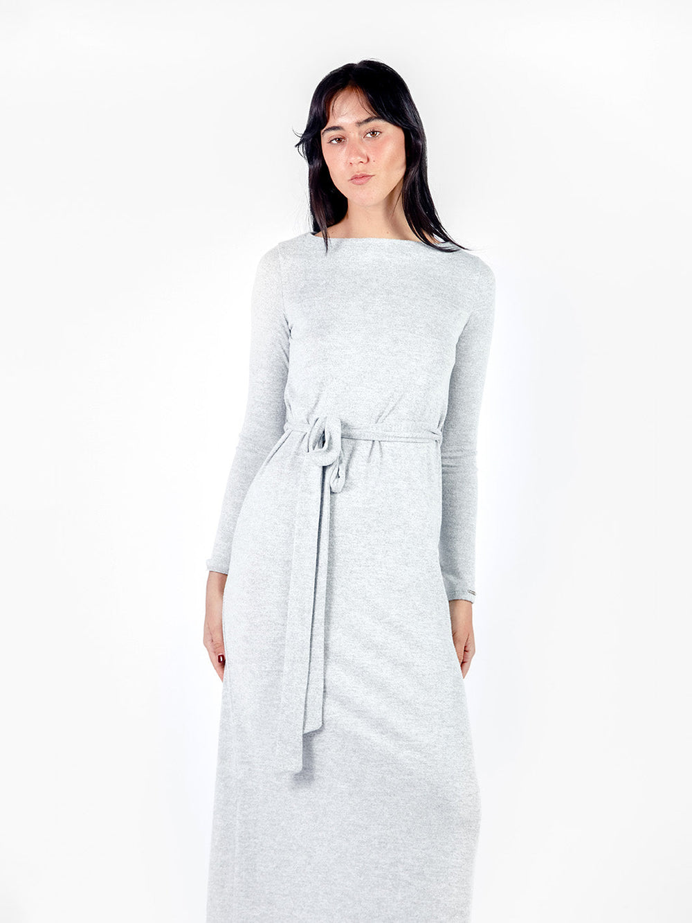 Vestido largo manga larga con cinturón