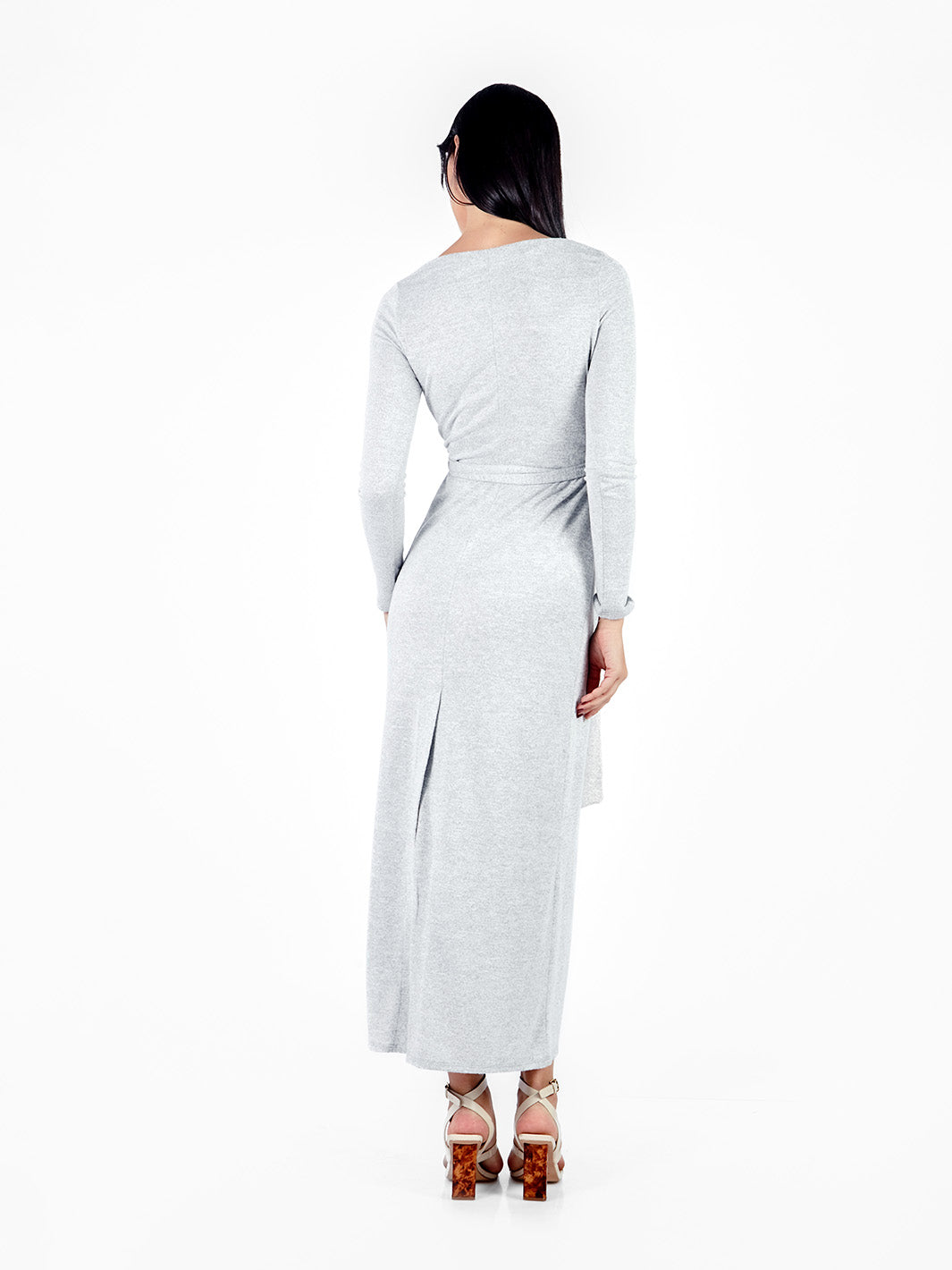 Vestido largo manga larga con cinturón