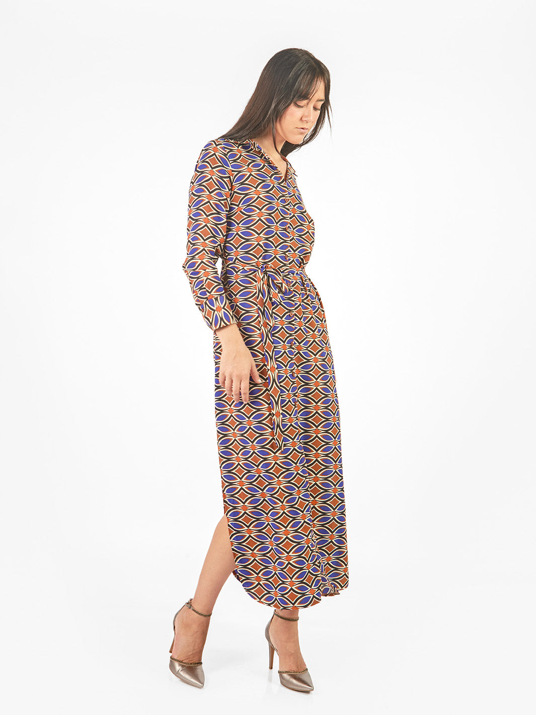 Vestido maxi camisero estampado geométrico lazo cinturón